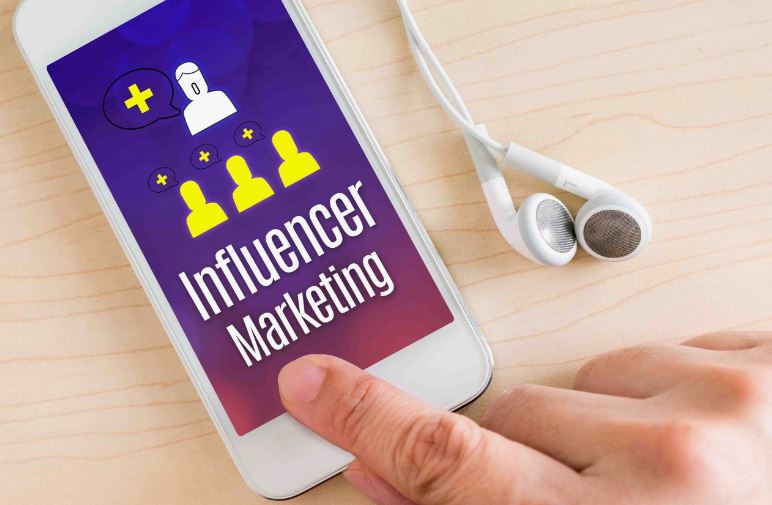 Read more about the article Why Influencer Marketing For Dentists Is Awesome